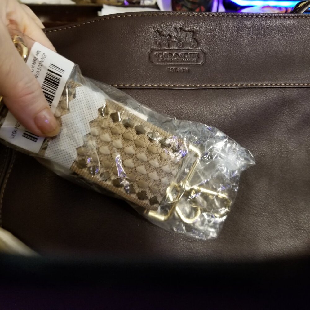 Beautiful Coach Carly Chestnut leather bag - NWOT with Gorgeous Leather Wallet - Picture 10 of 14